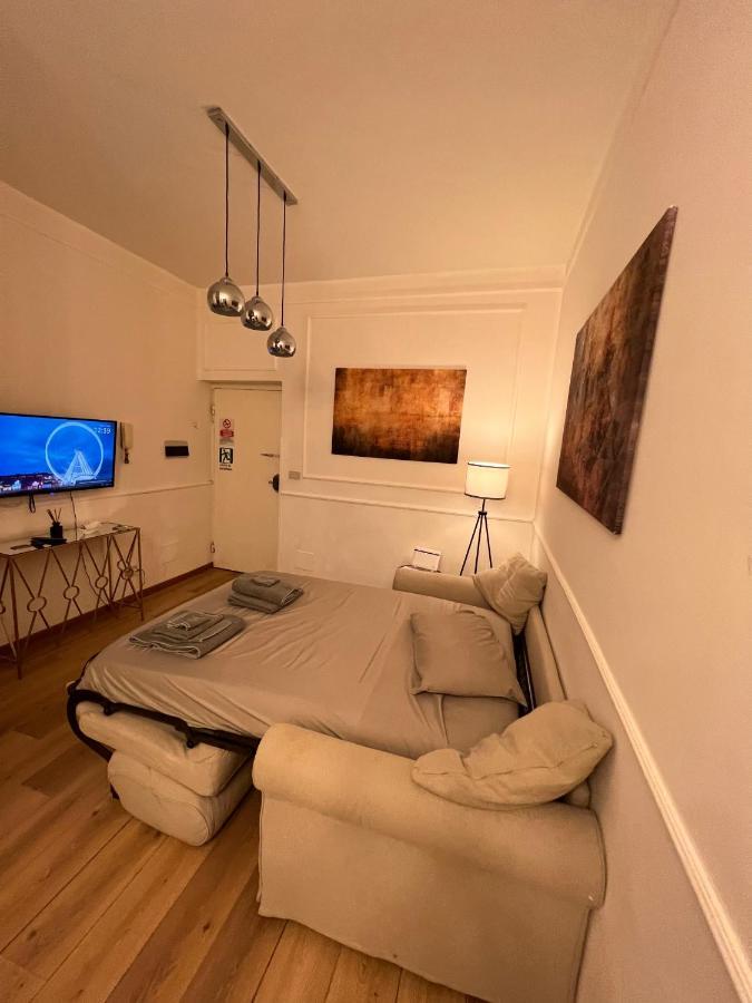 Via Del Corso Charme Apartment Рим Экстерьер фото