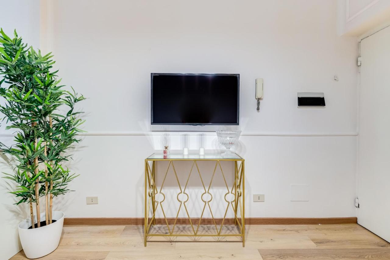Via Del Corso Charme Apartment Рим Экстерьер фото